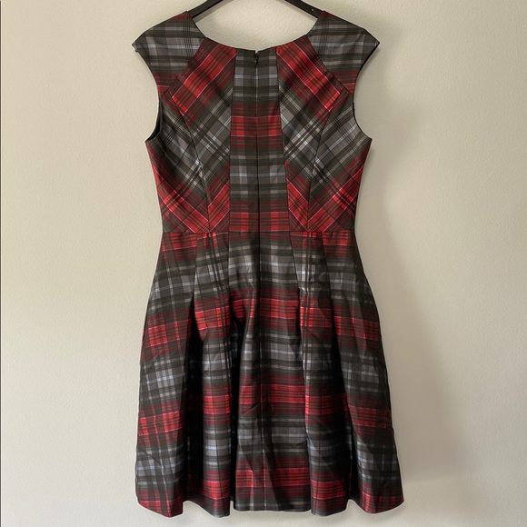 Brooks Brothers Tartan Jacquard Red and Black Women's Pleated Dress Size 12 - Picture 6 of 10